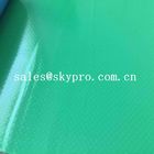 รีไซเคิลผ้าป้องกันไฟฟ้าสถิตย์ที่เป็นมิตรต่อสิ่งแวดล้อมผ้าเคลือบ PVC สีเขียวผ้าเคลือบเงา Tarpaulin Coated Fabric