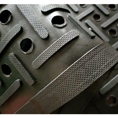 แผ่นยางกันเมื่อยสำหรับม้า/วัว/โคนม พร้อมรู แผ่นยางพรีเมียมขายตรงจากโรงงาน