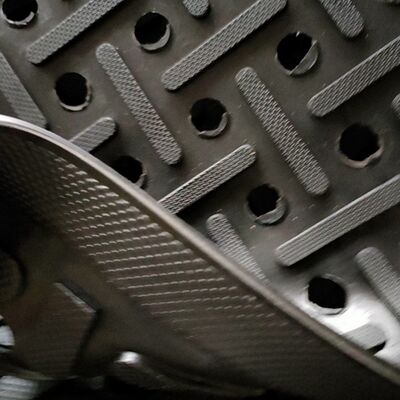 แผ่นยางกันเมื่อยสำหรับม้า/วัว/โคนม พร้อมรู แผ่นยางพรีเมียมขายตรงจากโรงงาน