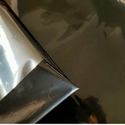 แผ่นพลาสติก PE สีดำสำหรับปลูกสตรอว์เบอร์รีในสวน เรือนกระจก ฟิล์มคลุมดินทางการเกษตร